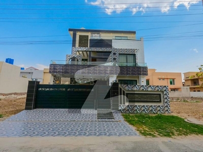 A House Of 10 Marla In Lahore Central Park Block G