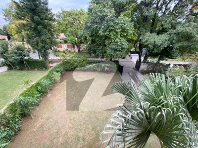 An Old Livable 500 Sq.Yards Margalla Facing House Is For Sale Inside A Posh Closed End Street of F10 F-10/2
