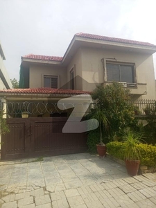 Bahria Town Phase 8 Lake View Block Single Unit House With Gas 3 Bedroom With Attach Washrooms Parking Available With Servant Quarter Bahria Town Phase 8 Eden Lake View Block