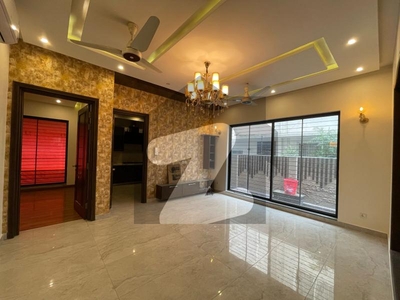 CAPITAL GROUP OFFER 10 MARLA SLIGHTLY USED LUXURIOUS MODERN DESIGNED HOUSE IN PHASE 6 {ORIGINAL PICS} DHA Phase 6