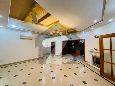 DEFENCE ONE KANAL BEAUTIFUL HOUSE AT PRIME LOCATION FOR RENT IN DHA LAHORE DHA Phase 3