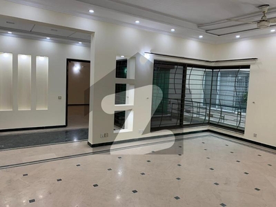 DEFENCE ONE KANAL BEAUTIFULL UPPER PORTION AVALIABLE FOR RENT IN DHA LAHORE DHA Phase 5 Block A