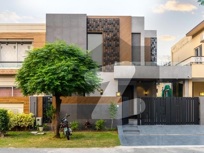 Elegant 10 Marla Full Basement House in Prime Location - Modern Design and Finishes DHA Phase 7 Block U