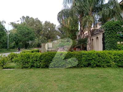 F-11: MARGALLA ROAD, 666 Yards MAGNIFICENT CORNER HOUSE, MODERN ARCHITECTURAL, TRIPLE STOREY, 9 Bedrooms, SUPERB/STRIKING LOCATION, Price is 25 Crores 50 lakh F-11/2