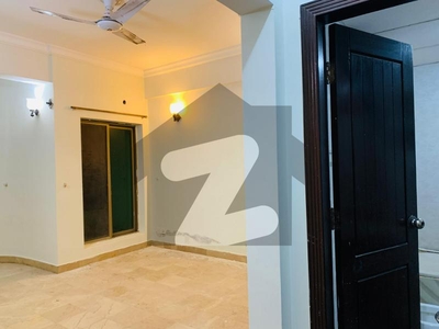 F-11 Markaz Residence Three Bedrooms Unfurnished Apartment For Rent F-11 Markaz