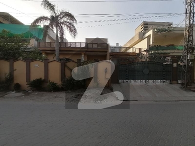 Facing Park 1 Kanal House Ideally Situated In Marghzar Officers Colony Marghzar Officers Colony