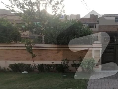 Facing Park 1 Kanal House Ideally Situated In Marghzar Officers Colony Marghzar Officers Colony