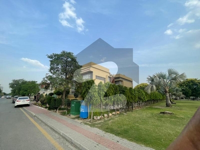 Facing Park Corner House For Sale In Heart Of Bharia Town Lahore Bahria Town Takbeer Block