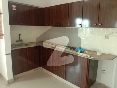 Flat For Rent 3 Bedrooms Bukhari Commercial Area