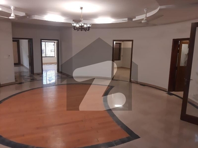 House for sale in Sector F-6 5 bedroom Extreme Top Location Near to Margalla hills F-6