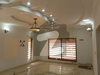Kanal Double unit house with 5 bedrooms Bahria Town Phase 5