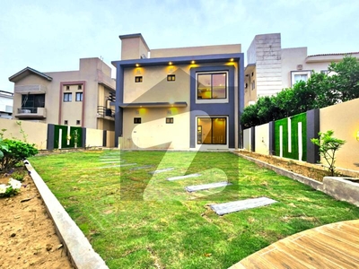 Park Facing Villa With Spacious Lawn At A Height Location Bahria Garden City