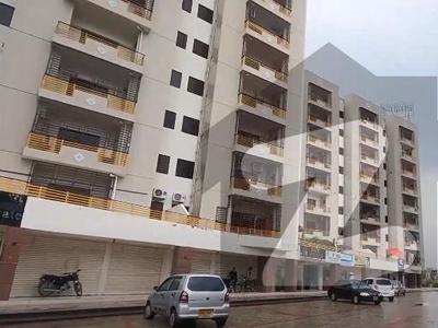 Prime Location 1050 Square Feet Flat In University Road Of Karachi Is Available For sale Safari Enclave Apartments