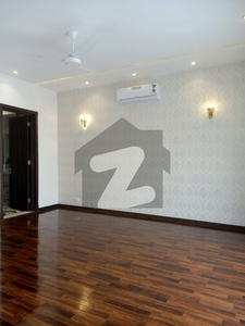 Separate Gate 1 Kanal Upper Portion Available For Rent In DHA Phase 7 DHA Phase 7