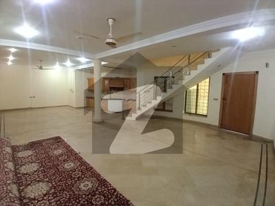 Triple Store 6 Beds Luxury House For Rent In F8 F-8