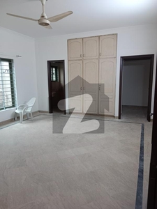 25 Marla sepreat Upper Portion for rent at the prime location in old officer colony Saddar