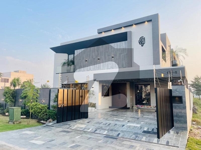 WE OFFERS SPECIOUS AND ELEGANT 1 KANAL HOUSE FOR SALE IN DHA LAHORE DHA Phase 7