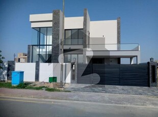 1 Kanal house available for hot location in sectore f bahria town lahore Bahria Town Sector F