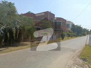1 Kanal Modern Design Well Maintained House Available For Sale In DHA Phase 4 CC Block DHA Phase 4 Block CC