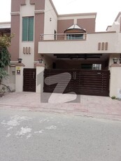 10 MARLA 3 BEDROOMS HOUSE AVAILABLE FOR SALE Askari 11