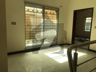 10 Marla Full House Available For Rent in Gulmohar Block, Bahria Town Lahore. Bahria Town Gulmohar Block