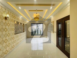 10 MARLA HOUSE FOR RENT IN BAHTRIA TOWN LAHORE Bahria Town Sector C