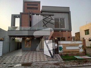 10 Marla House With Owern Metting for Sale In Jinnah Block Bahira town Lahore Bahria Town Jinnah Block
