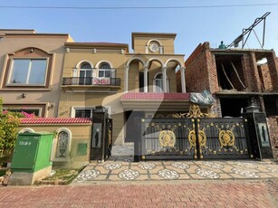 10 MARLA LUXURY HOUSE FOR SALE IN BAHRIA TOWN LAHORE Bahria Town