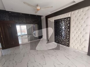 10 MARLA SLIGHTLY USED WITH FULL BASEMENT BUNGALOW AVAILABLE FOR RENT DHA Phase 4 Block EE