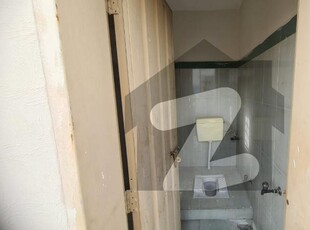 10 Marla very hot location house for rent bahria twon lahore Bahria Town Sector C