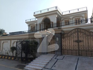 Beautiful House in Saeed Colony Garden Block Saeed Colony New Garden Block