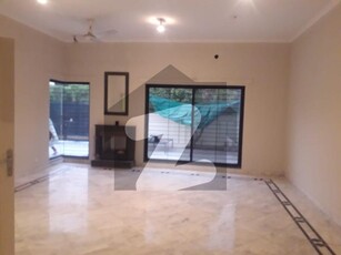 DEFENCE 1 KANAL SINGLE STORY WITH BASEMENT HOUSE AT PRIME LOCATION DHA Defence