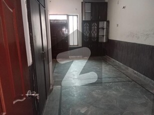 Near to Park House Of 5 Marla In Shah Rukn-e-Alam Colony - Block F For rent Shah Rukn-e-Alam Colony Block F