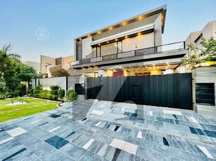 Your Dream Home Awaits - 01 Kanal Elegant Design House For Sale Near Defenc Raya Fairways DHA Phase 6