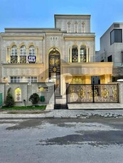 10 Marla Luxury House is Available for Sale in bahria town Lahore Bahria Town Shaheen Block