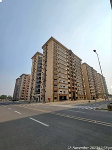 10 MARLA BEAUTIFUL APARTMENT AVAILABLE FOR SALE