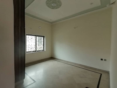 House Of 2 Kanal Is Available In Contemporary Neighborhood Of Model Town