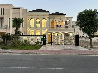 10 Marla Brand New Beautiful Luxury House For Sale In Sector E Bahria Town Lahore