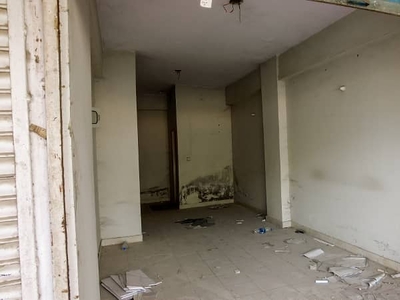 Gulzar e Erum 200 Ft Main Road Shop Available For sale