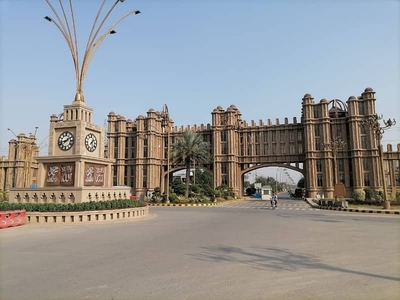 A Palatial Residence For Prime Location sale In Master City - Block D Gujranwala
