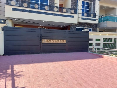 BRAND NEW HOUSE AVAILABLE FOR SALE IN G-13/3 ISLAMABAD