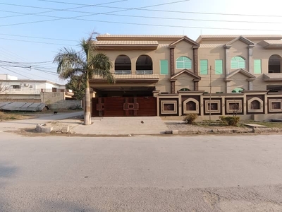 Main Double Road In Gulshan Abad Sector 2 House For Sale Sized 11 Marla