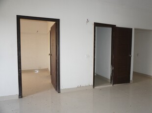 1050 Ft² Flat for Sale In University Road, Karachi