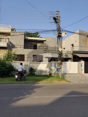 10 Marla Slightly Used Well Maintain Modern House For Sale At Hot Location Near Sheba Park/MacDonald/Labrary DHA Phase 3 Block Z