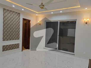 House Of 10 Marla In Bahria Town - Sector F For sale Bahria Town Sector F