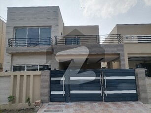 Ideal House In Divine Gardens Available For Rs. 41500000 Divine Gardens