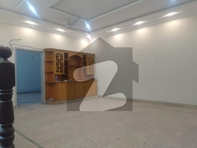 10 MARLA 4 BEDS DOUBLE KITCHEN DOUBLE UNIT HOUSE 1+3 #4 BEDS NEAT AND CLEAN NEAR LGS AND LACAS FOR DETAIL ONLY CAL PLZ NO SMS NO WHATSP ONLY CAL PLZ Johar Town