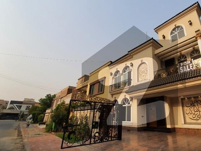 10 Marla House For Rent At Very Ideal Location In Bahria Town Sector E Bahria Town Sector E