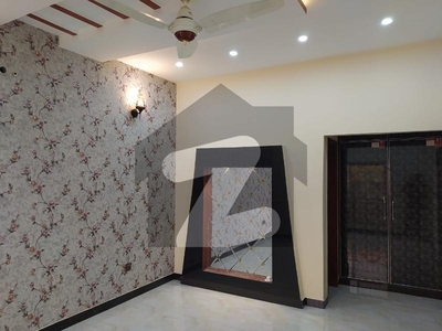 10 Marla House For Sale At Very Ideal Location In Bahria Town Lahore Bahria Town Sector E