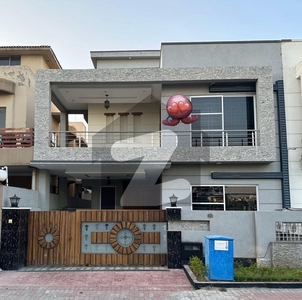 10 Marla Sightly Used House For Sale Almost New Bahria Town Phase 3